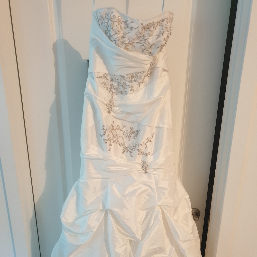 Weddings Dress